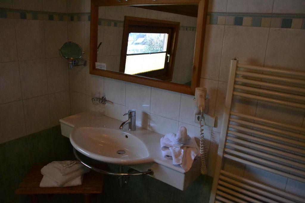 Pension Marienhof Hermagor-Pressegger See Room photo