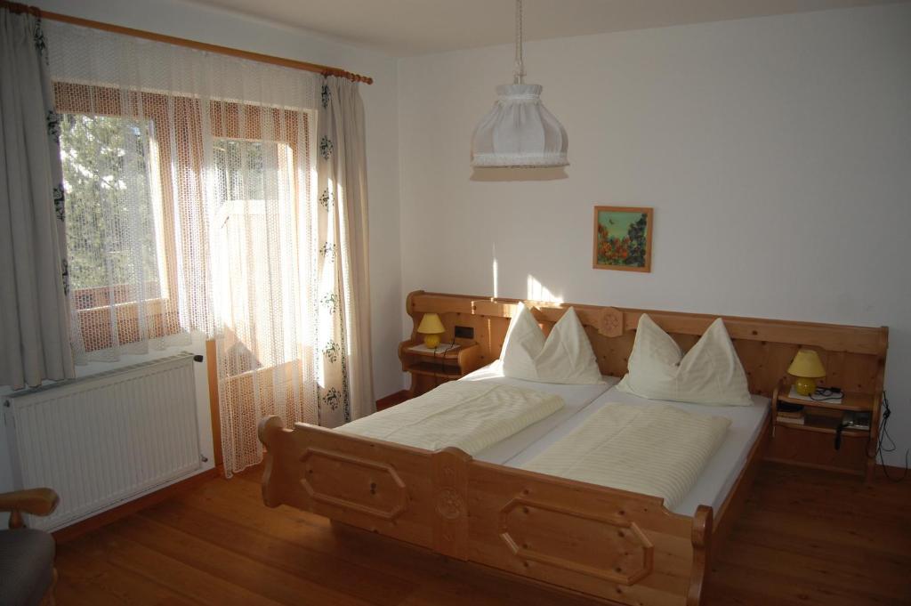 Pension Marienhof Hermagor-Pressegger See Room photo